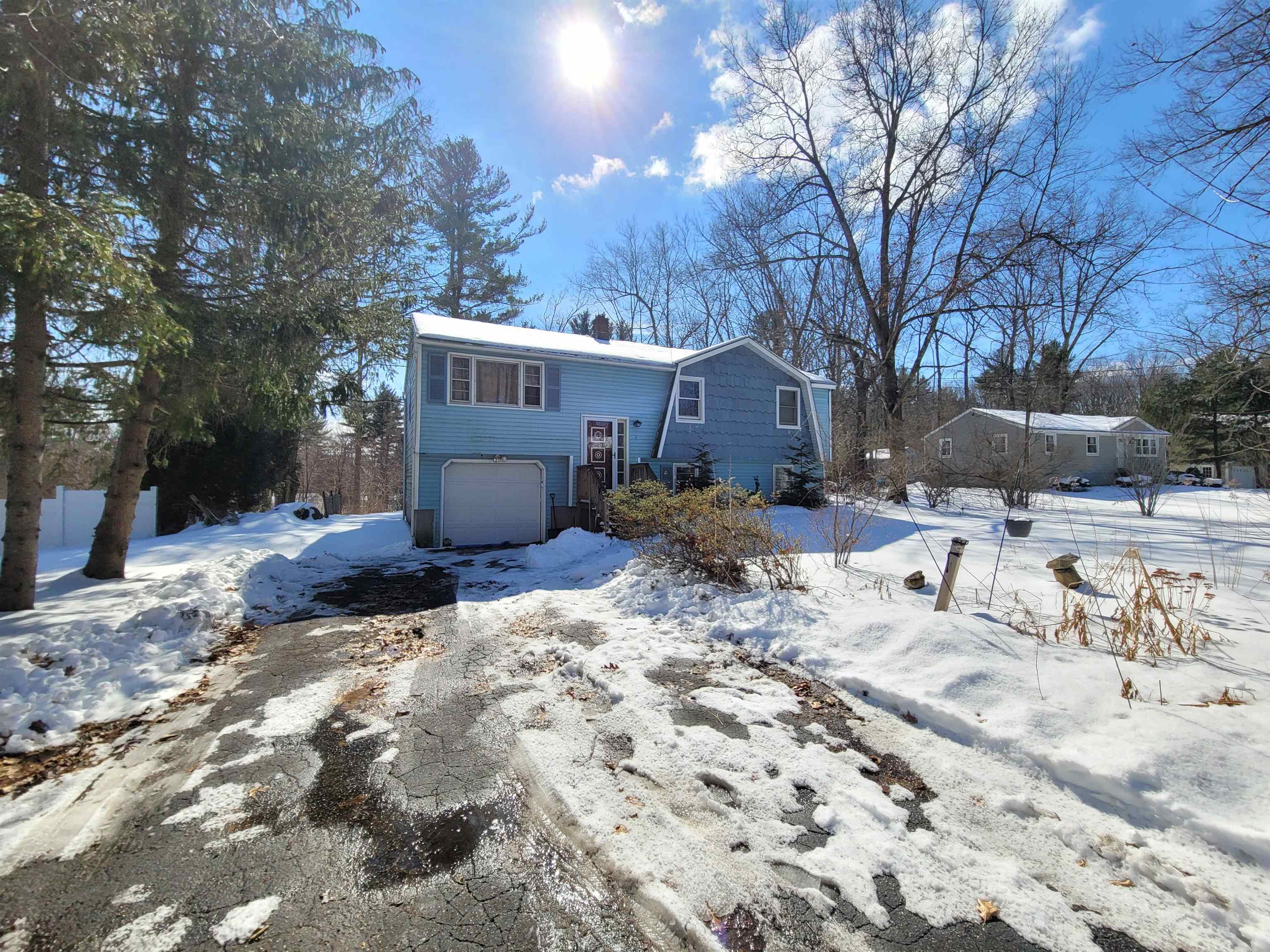 3 Gordon Road Derry, NH 03038 - Photo 3 of 32