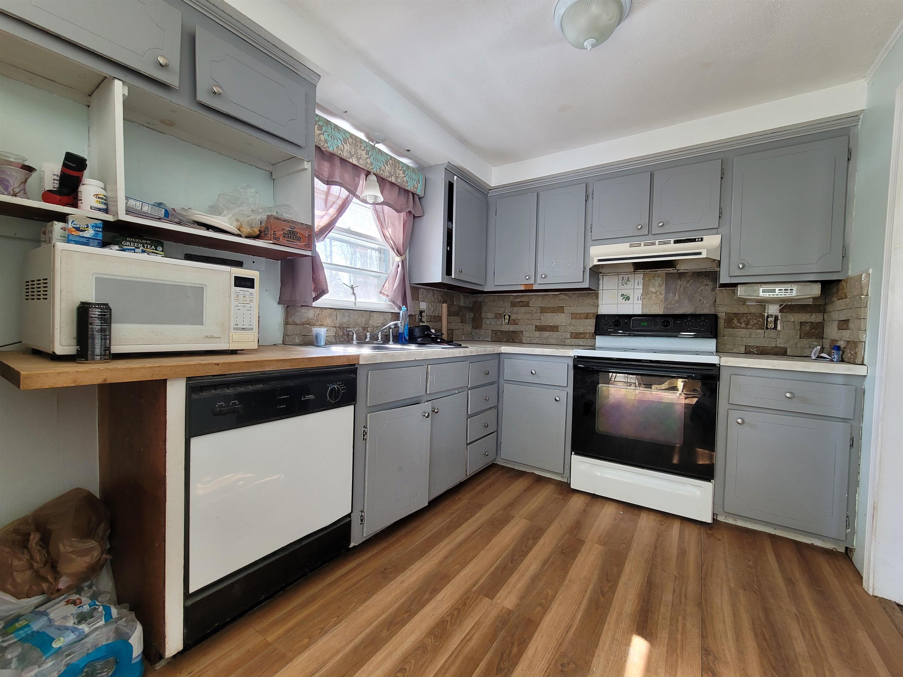 3 Gordon Road Derry, NH 03038 - Photo 6 of 32