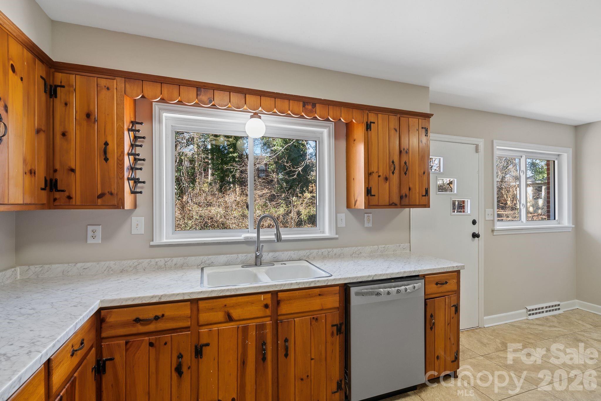 19 Browndale Road Asheville, NC 28805 - Photo 13 of 39