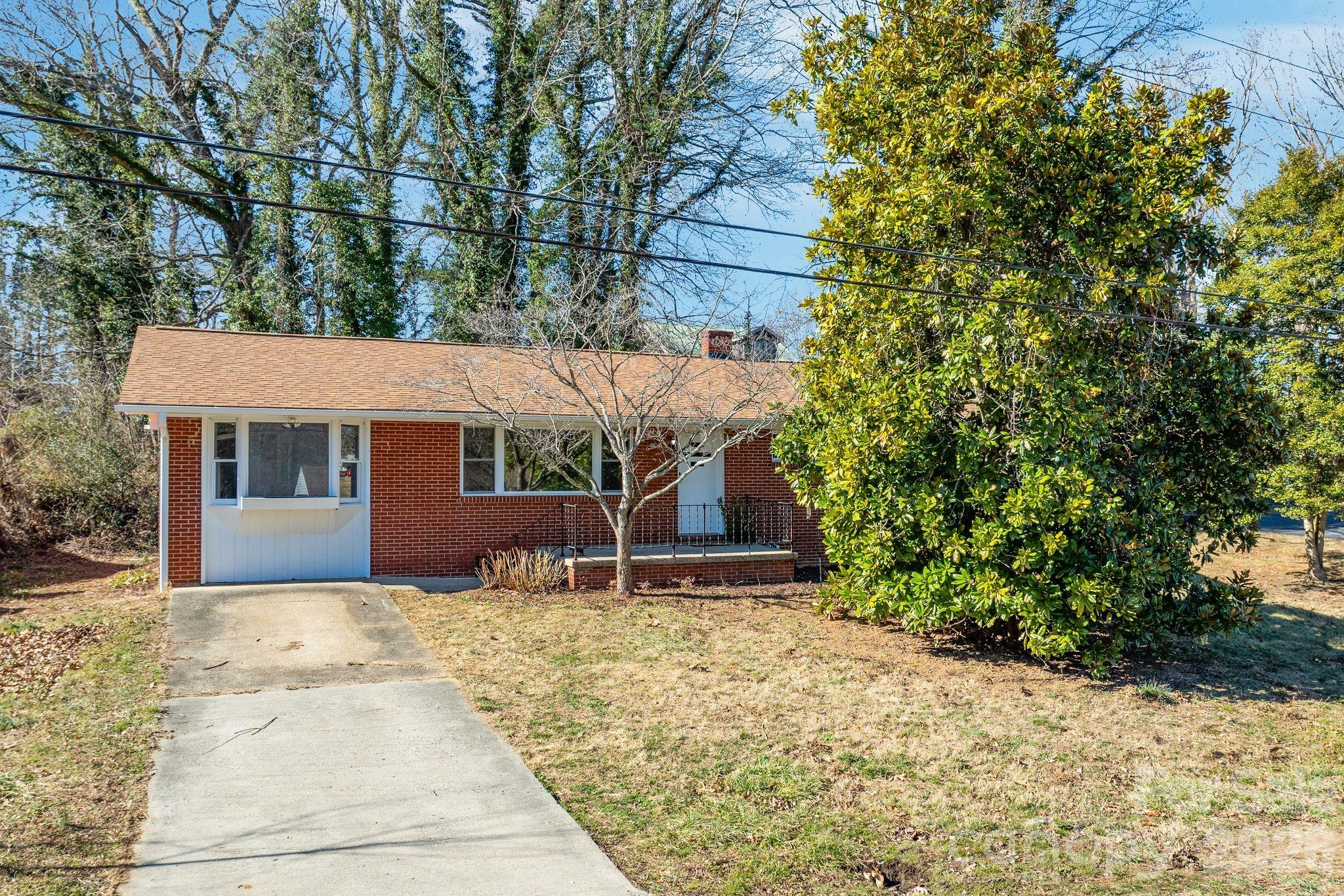 19 Browndale Road Asheville, NC 28805 - Photo 2 of 39