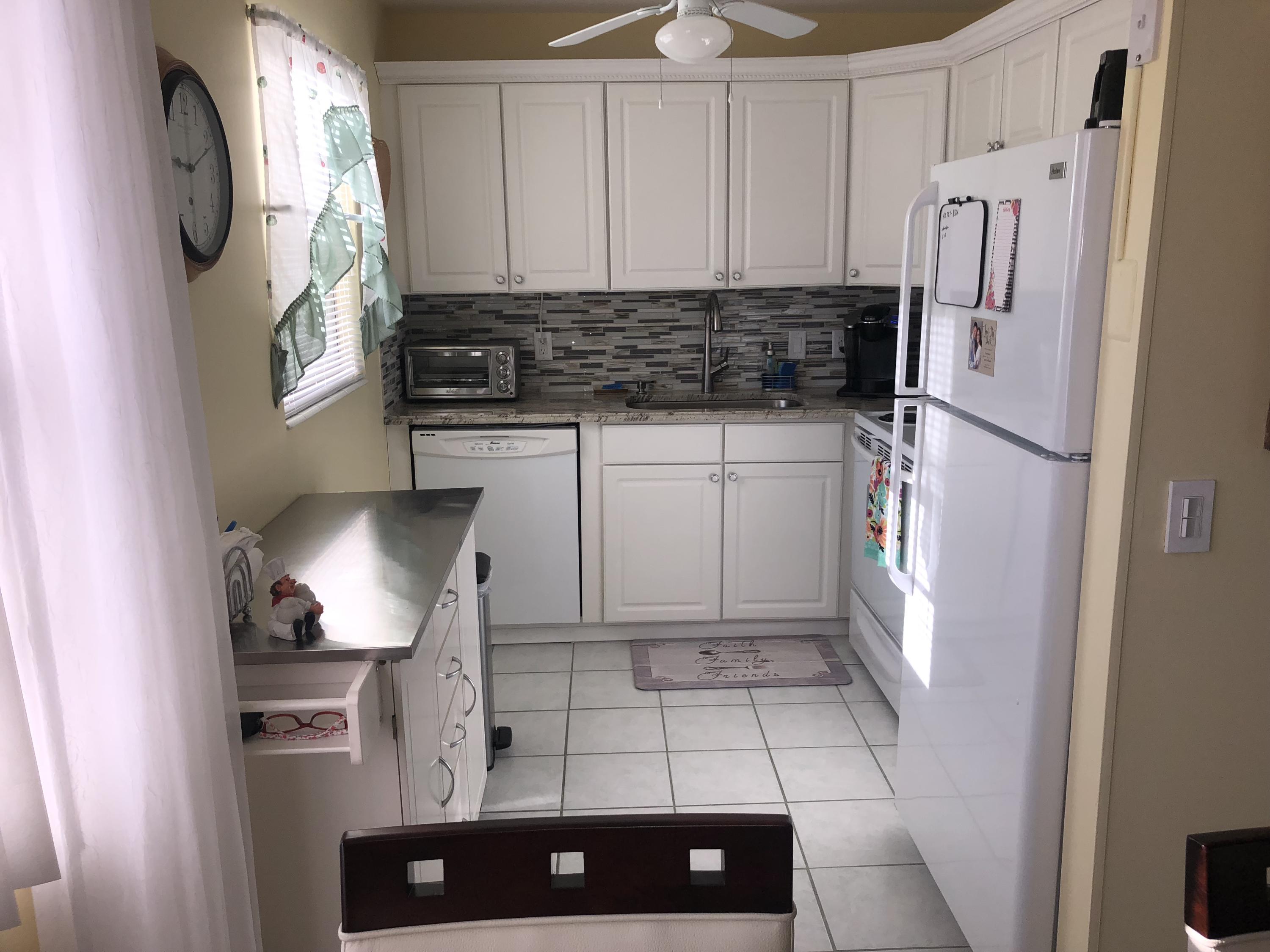 351 Dorset I Boca Raton, FL 33434 - Photo 4 of 22 IMG_0254