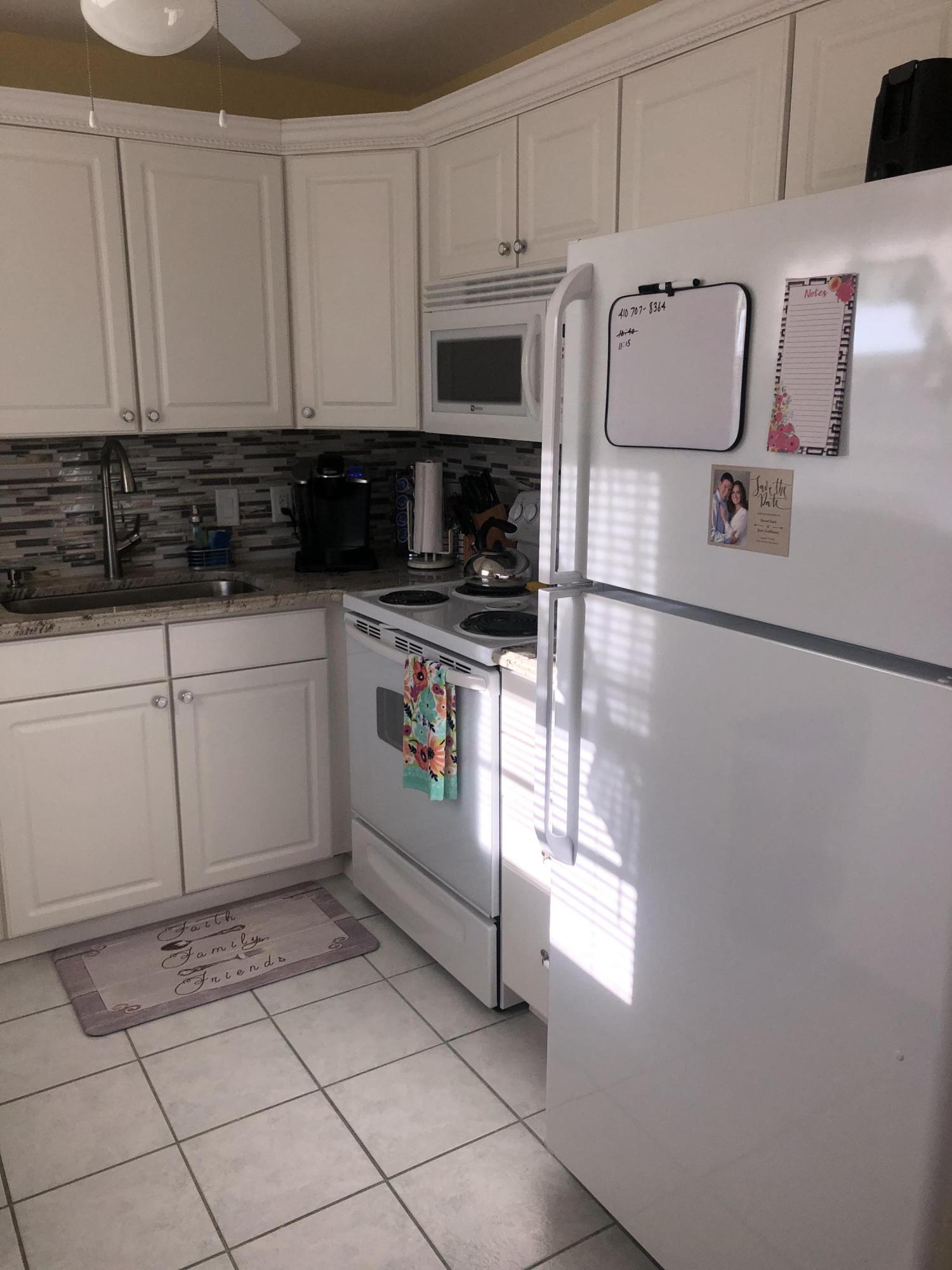 351 Dorset I Boca Raton, FL 33434 - Photo 5 of 22 IMG_0255