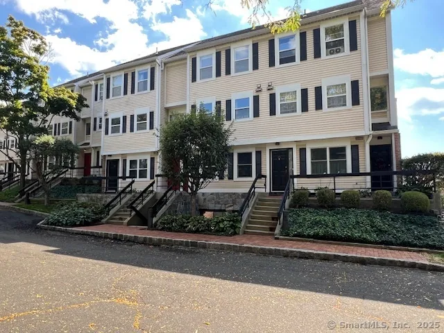 $2,325 | 23 Highland Road, Unit 23, Stamford, CT 06901