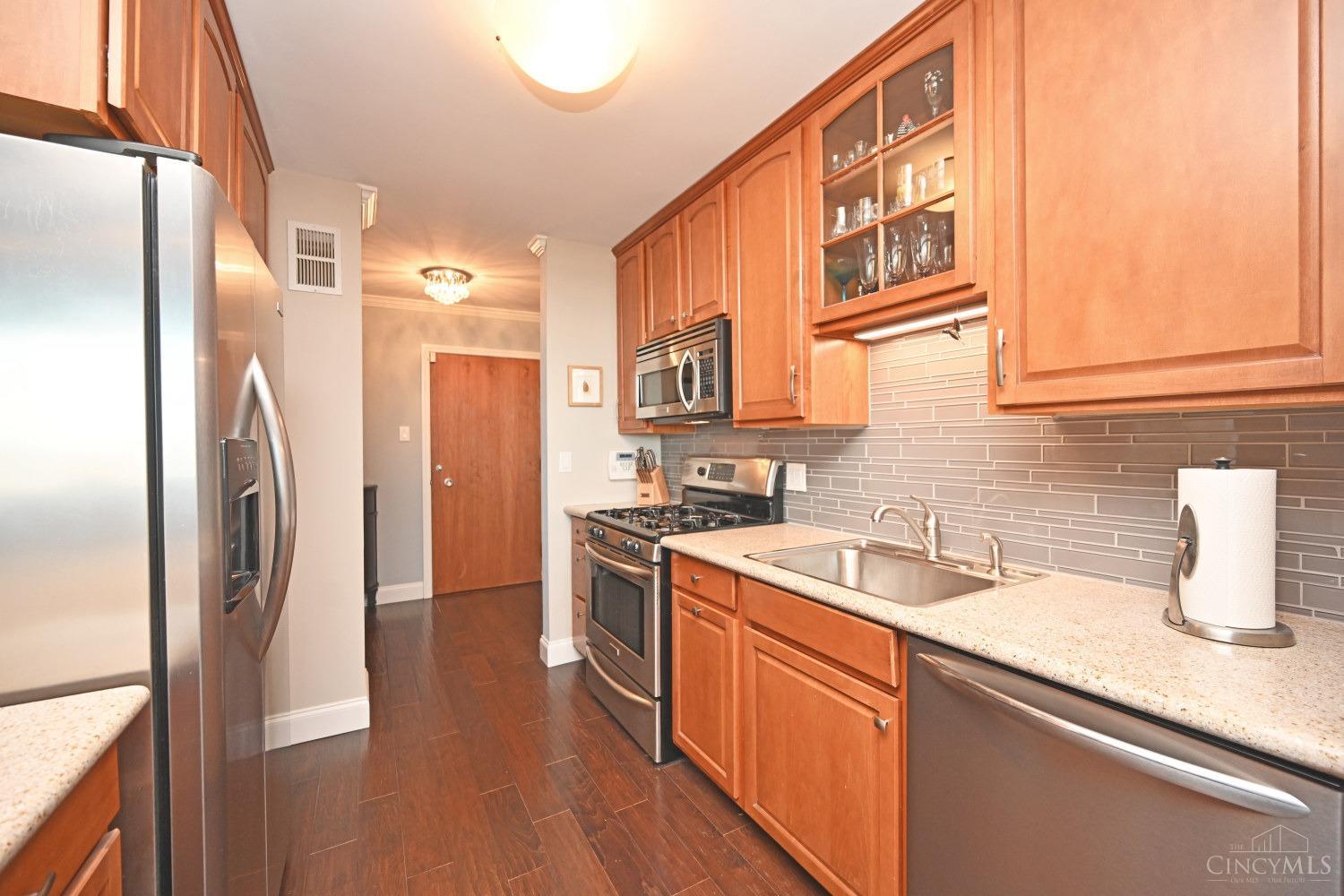 2324 Madison Road, Unit 1601 Cincinnati, OH 45208 - Photo 13 of 32 Gallery Image 13