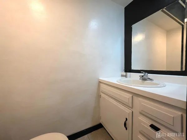 $2,600 | 86 Almond Drive, Somerset, NJ 08873