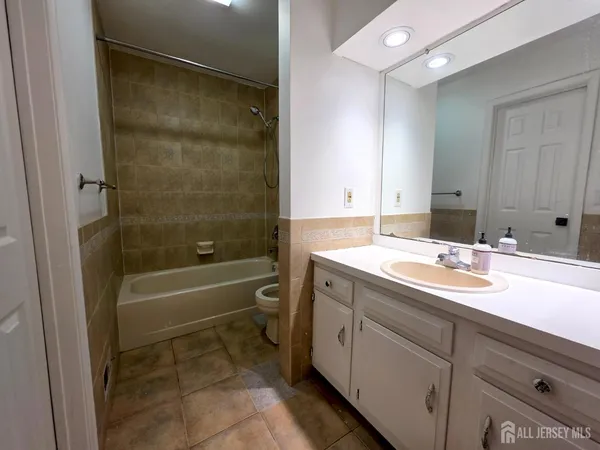 $2,600 | 86 Almond Drive, Somerset, NJ 08873