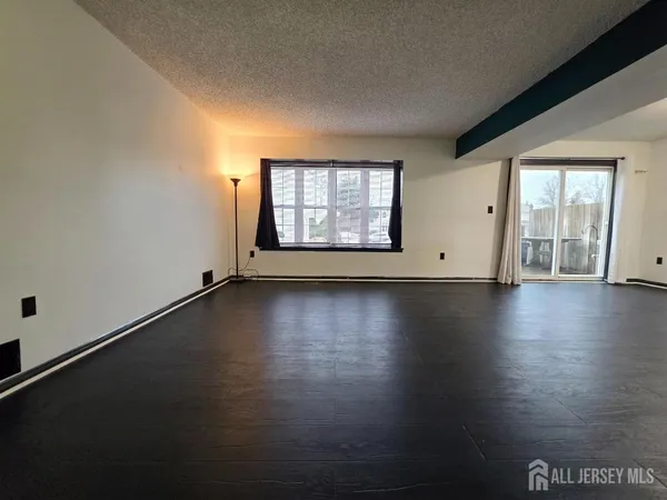 $2,600 | 86 Almond Drive, Somerset, NJ 08873