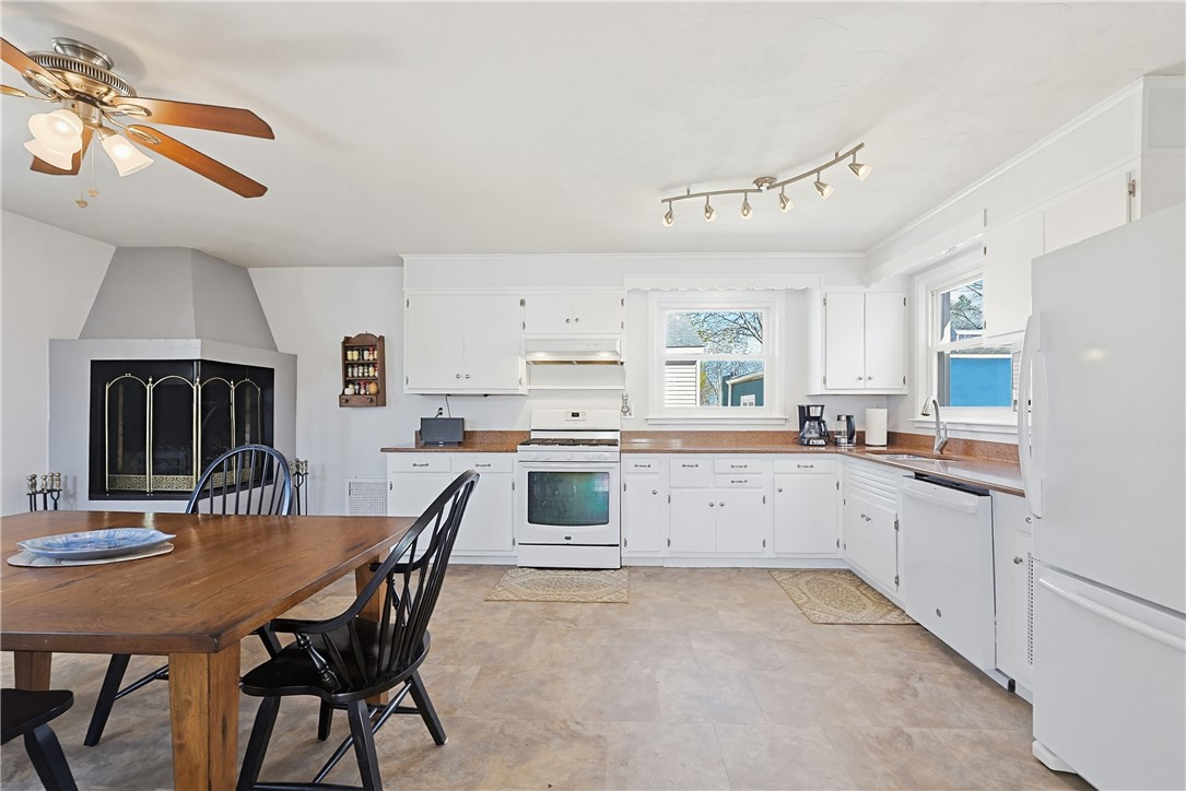 11 Katherine Road Woonsocket, RI 02895 - Photo 8 of 37 Kitchen