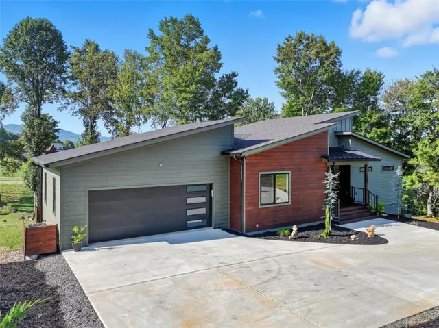 $1,190,000 | 160 Big Valley Drive, Morganton, GA 30560