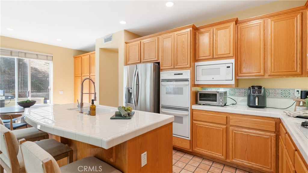 26009 Twain Place Stevenson Ranch, CA 91381 - Photo 17 of 37