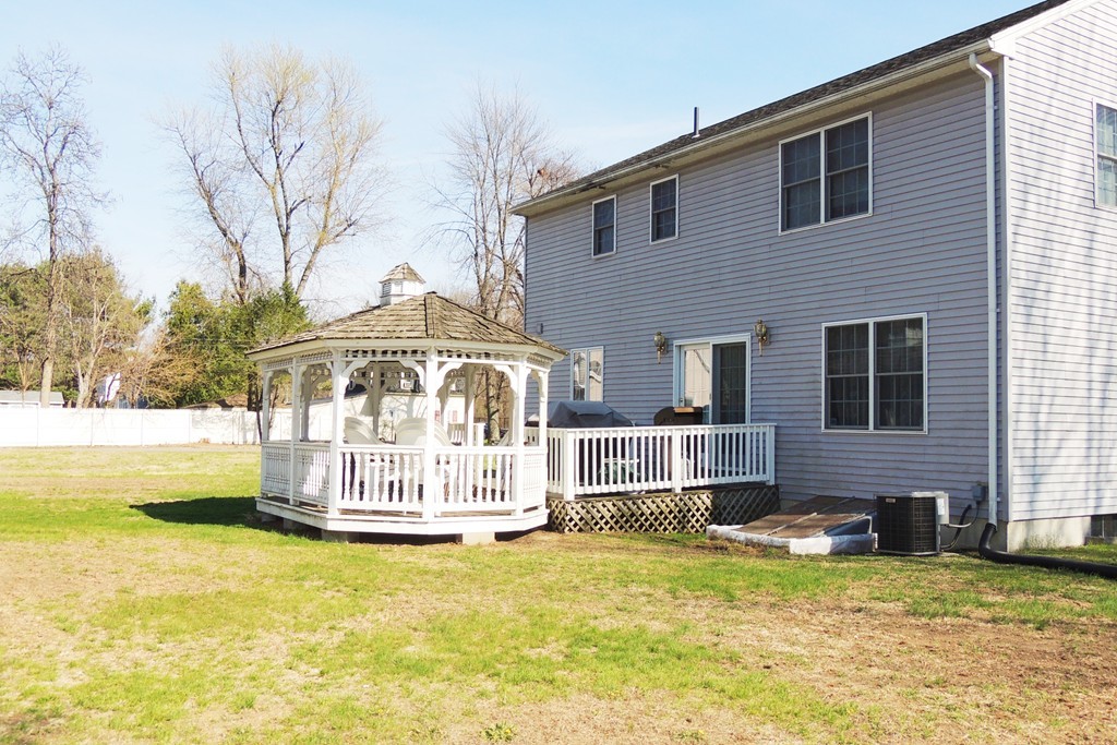 1576 Wilbraham Road Springfield, MA 01119 - Photo 3 of 4 Gallery Image 3