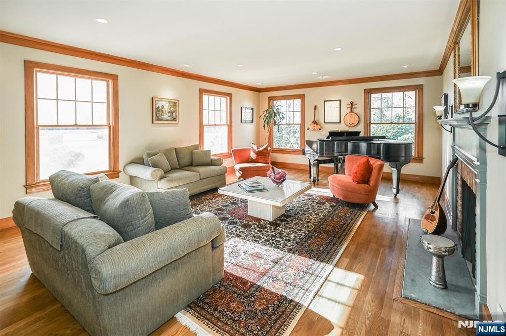 65 Plymouth Road Glen Rock, NJ 07452 - Photo 8 of 50