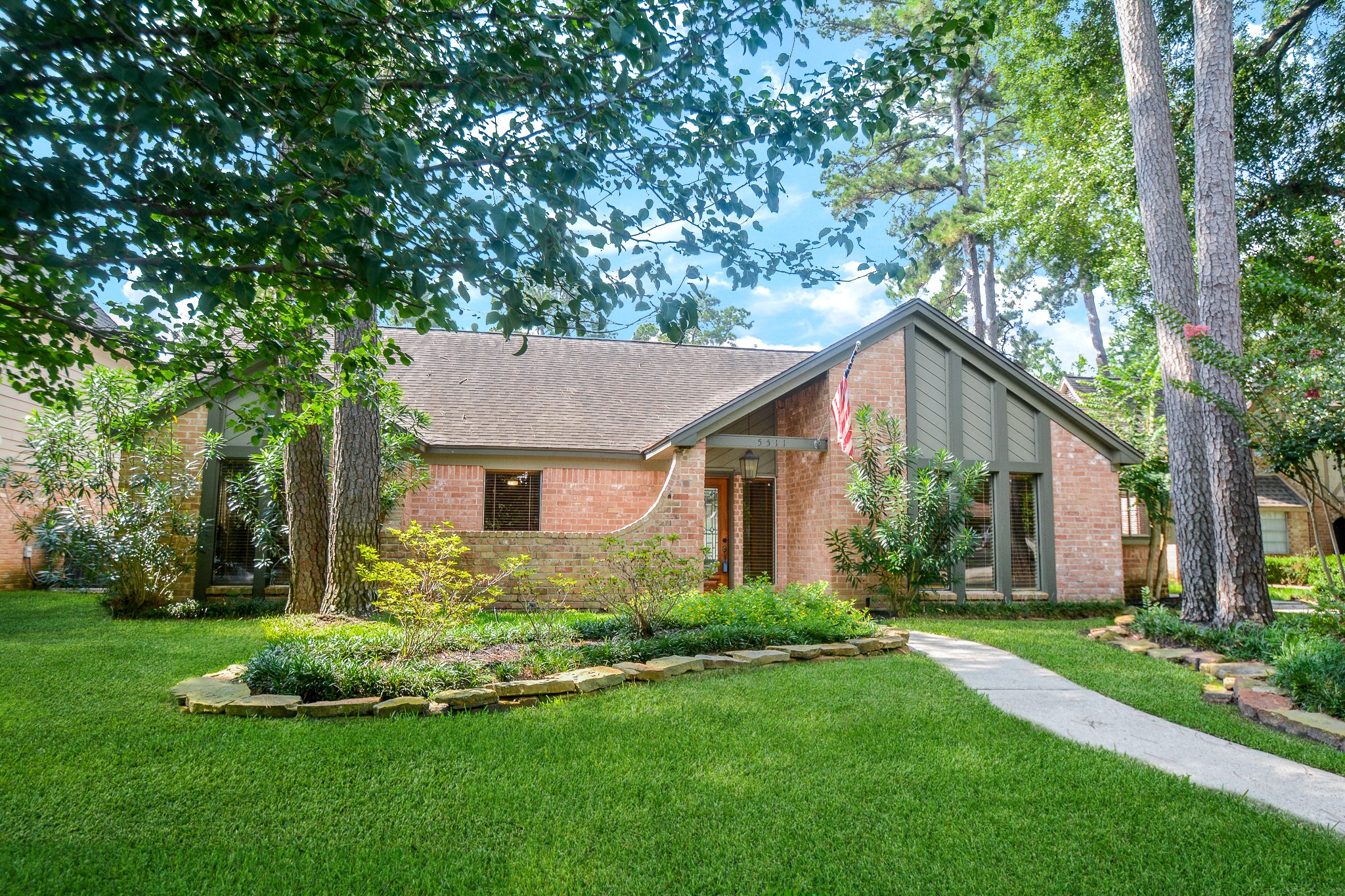 5511 Nodaway Lane Spring, TX 77379 - Photo 2 of 33
