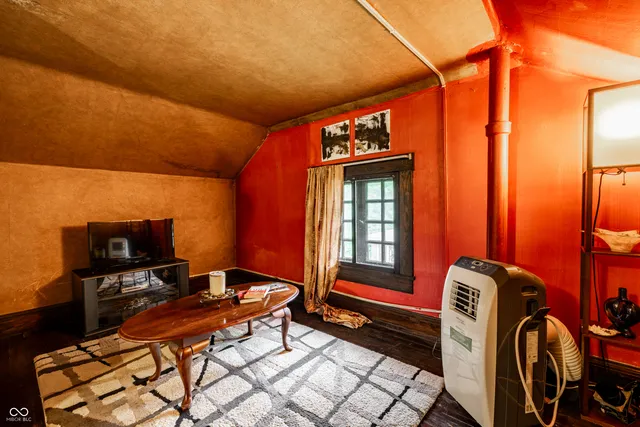 $535,000 | 675 Woodruff Pl W Drive, Indianapolis, IN 46201