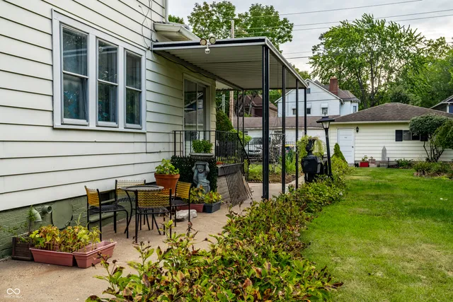 $535,000 | 675 Woodruff Pl W Drive, Indianapolis, IN 46201