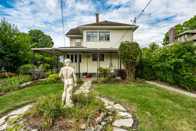 $535,000 | 675 Woodruff Pl W Drive, Indianapolis, IN 46201