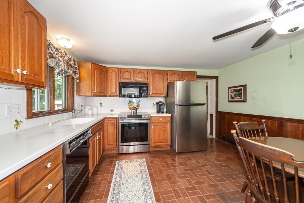 25 Valley Road Dover, MA 02030 - Photo 5 of 26 Gallery Image 5