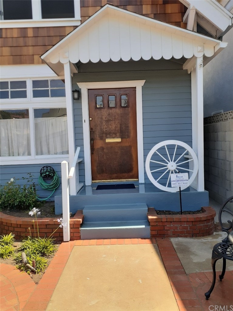 413 Ocean Avenue Seal Beach, CA 90740 - Photo 2 of 20