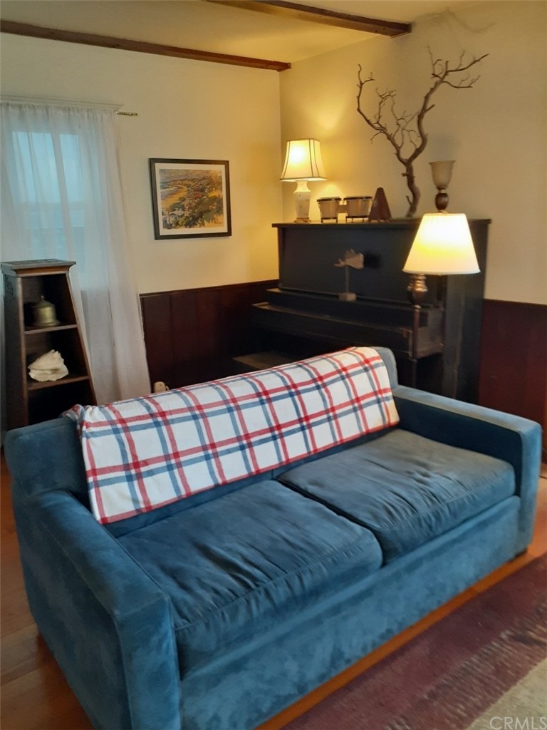 413 Ocean Avenue Seal Beach, CA 90740 - Photo 3 of 20