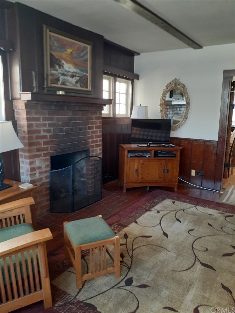 413 Ocean Avenue Seal Beach, CA 90740 - Photo 4 of 20