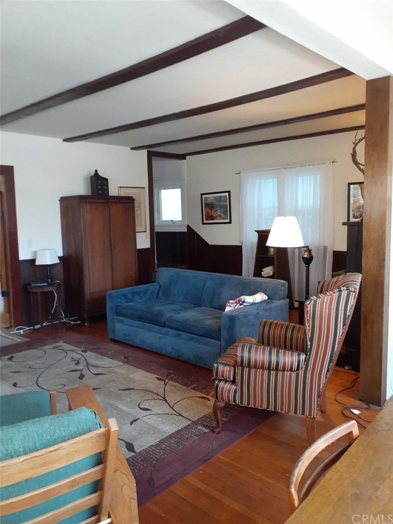 413 Ocean Avenue Seal Beach, CA 90740 - Photo 6 of 20