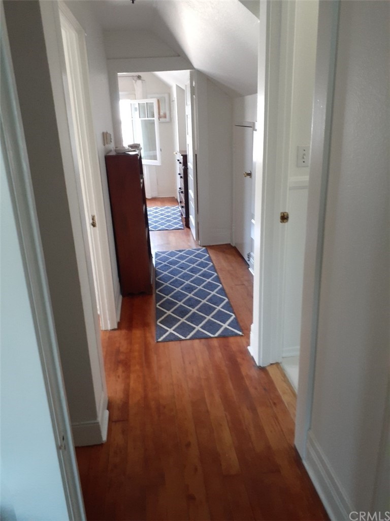 413 Ocean Avenue Seal Beach, CA 90740 - Photo 7 of 20