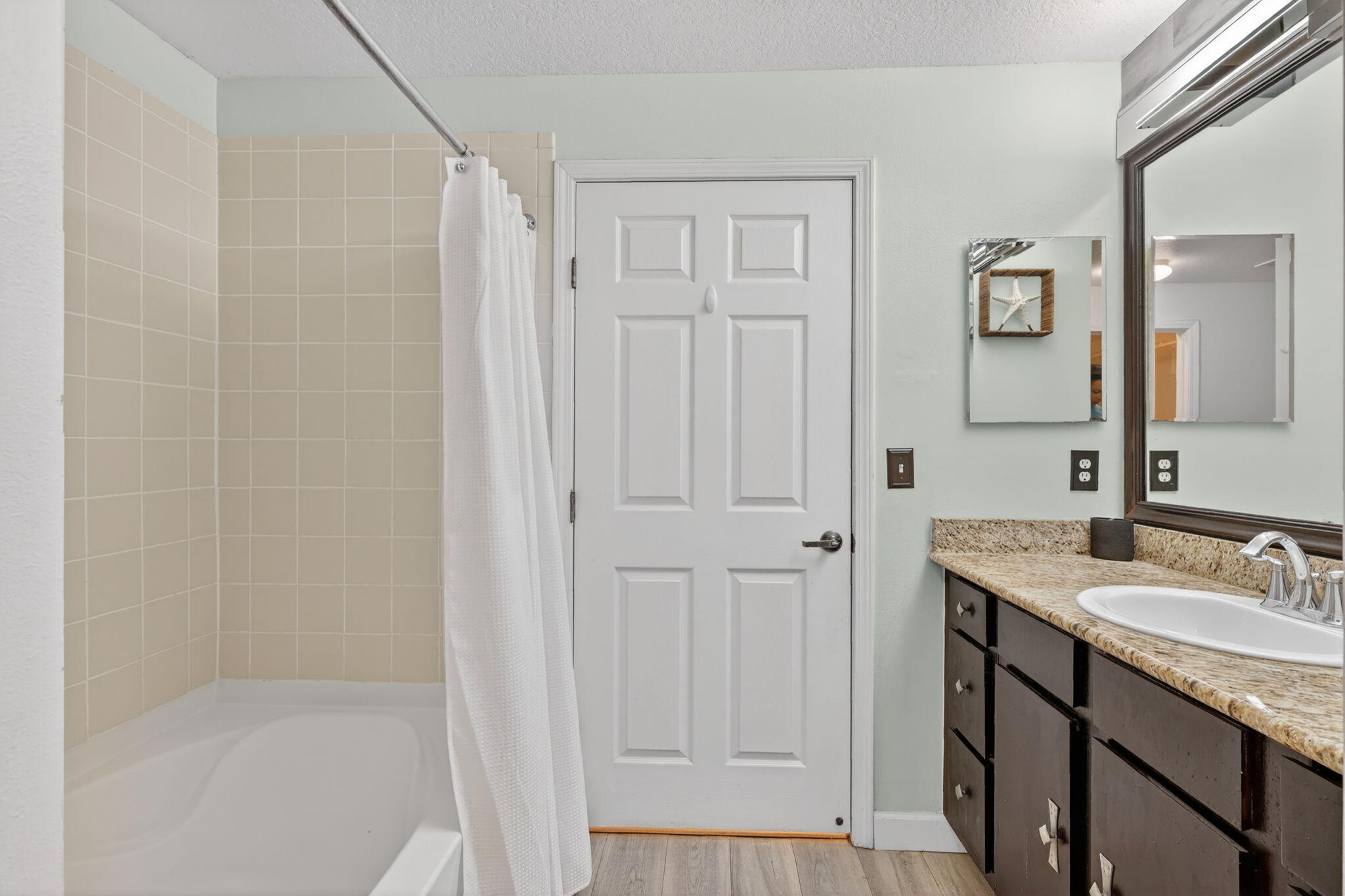 1679 Southeast Pomeroy Street, Unit 21 Stuart, FL 34997 - Photo 25 of 36 27-web-or-mls-5P1A3351