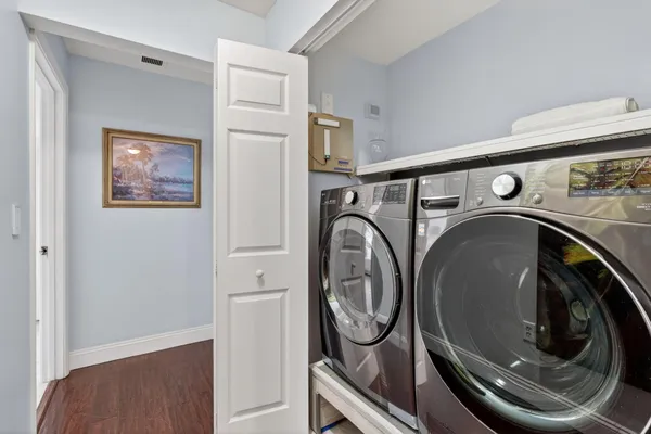 a close view of a washer and dryer