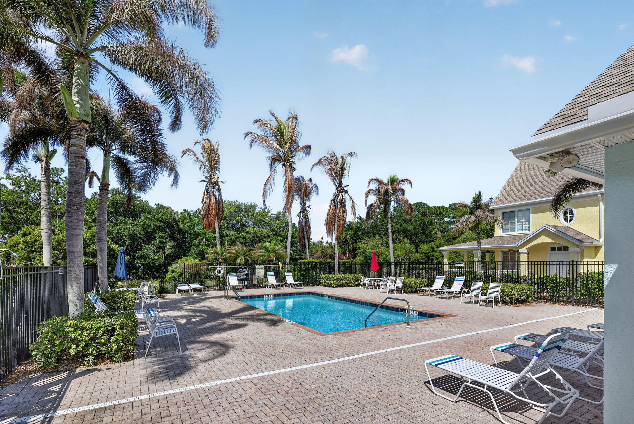 1679 Southeast Pomeroy Street, Unit 21 Stuart, FL 34997 - Photo 36 of 36 40-web-or-mls-5P1A3415