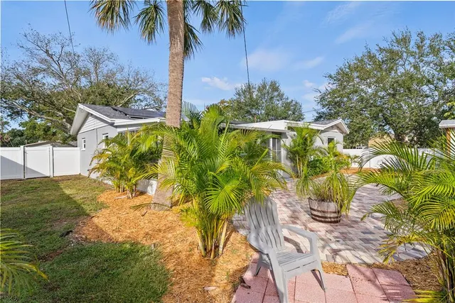 $2,650 | 7499 Oak Street Northeast, St. Petersburg, FL 33702