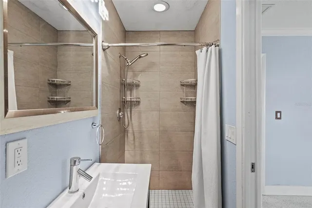 $2,650 | 7499 Oak Street Northeast, St. Petersburg, FL 33702