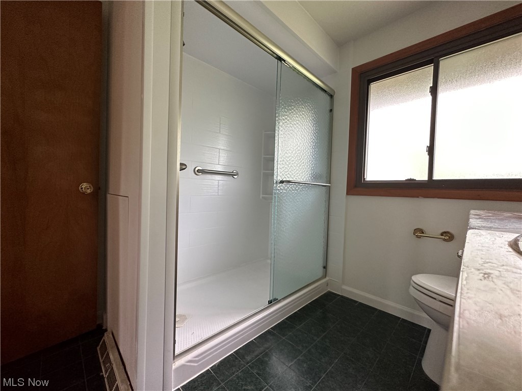 4757 Roadoan Road Cleveland, OH 44144 - Photo 5 of 12 NEW BATHFITTER!