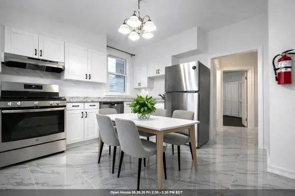 $2,650 | 304 Fulton Avenue, Unit 2, Jersey City, NJ 07305