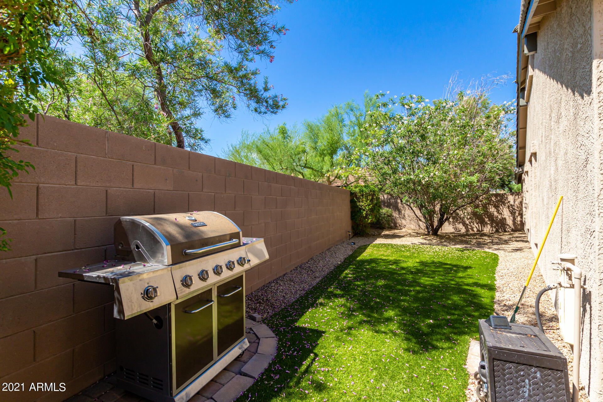 4237 East Folgers Road Phoenix, AZ 85050 - Photo 36 of 49 0036-36 - Folgers