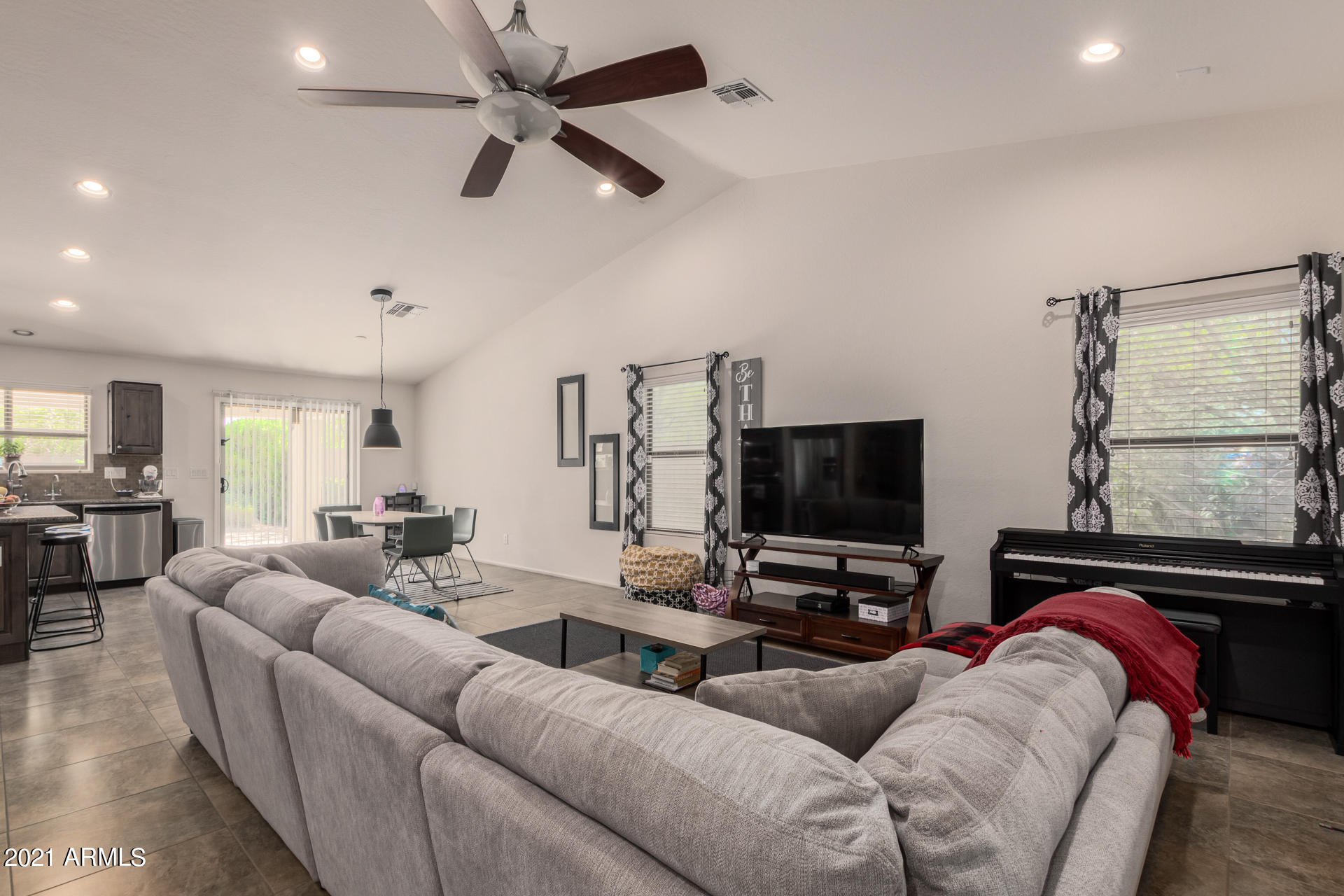 4237 East Folgers Road Phoenix, AZ 85050 - Photo 8 of 49 0011-11 - Folgers