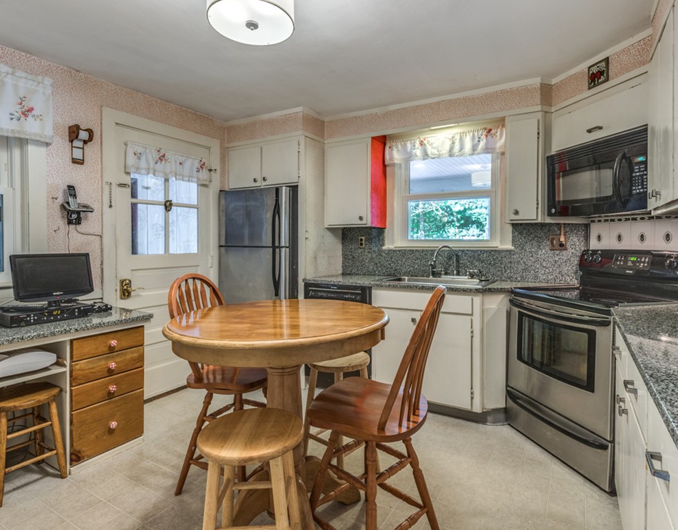 8 Foster Road Burlington, MA 01803 - Photo 13 of 30 Gallery Image 13