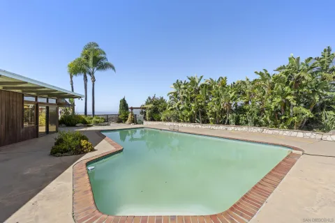 $2,700,000 | 1226 Vía Del Cerro, Vista, CA 92084