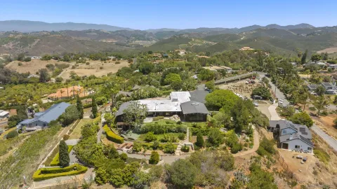 $2,700,000 | 1226 Vía Del Cerro, Vista, CA 92084