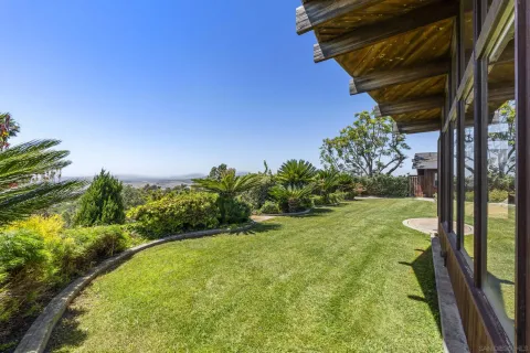 $2,700,000 | 1226 Vía Del Cerro, Vista, CA 92084