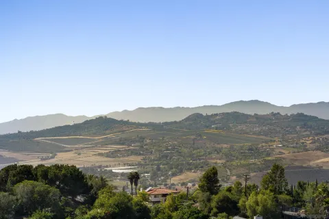 $2,700,000 | 1226 Vía Del Cerro, Vista, CA 92084