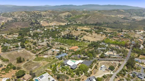 $2,700,000 | 1226 Vía Del Cerro, Vista, CA 92084