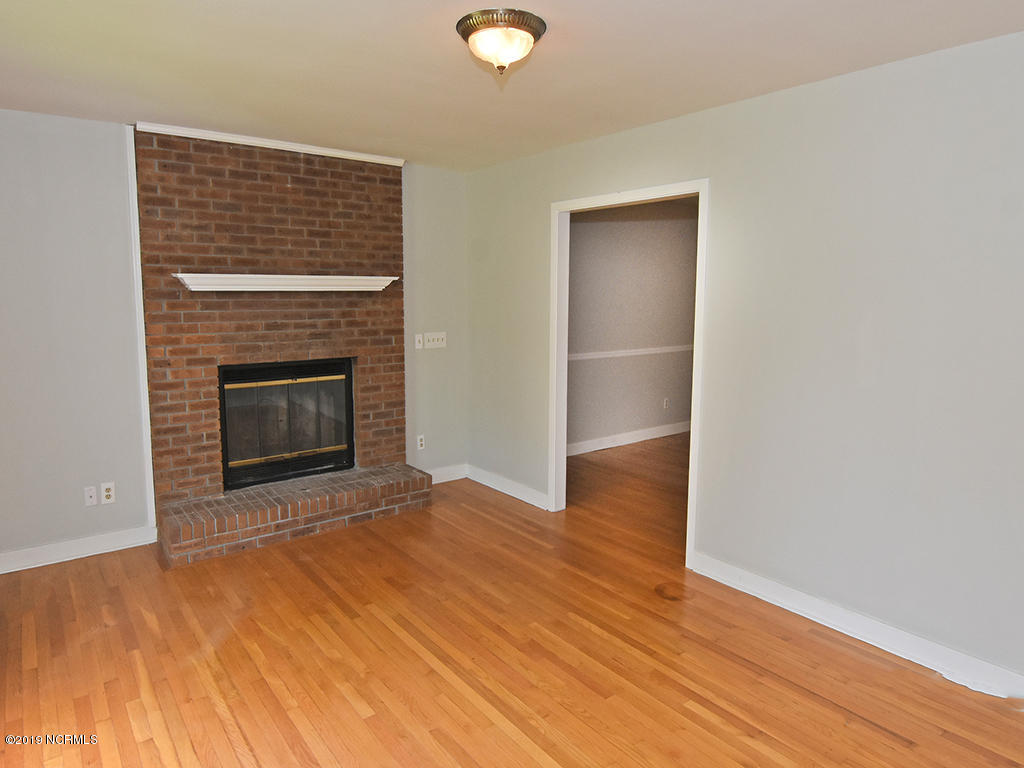 1612 Middle Sound Loop Road Wilmington, NC 28411 - Photo 17 of 25 Living
