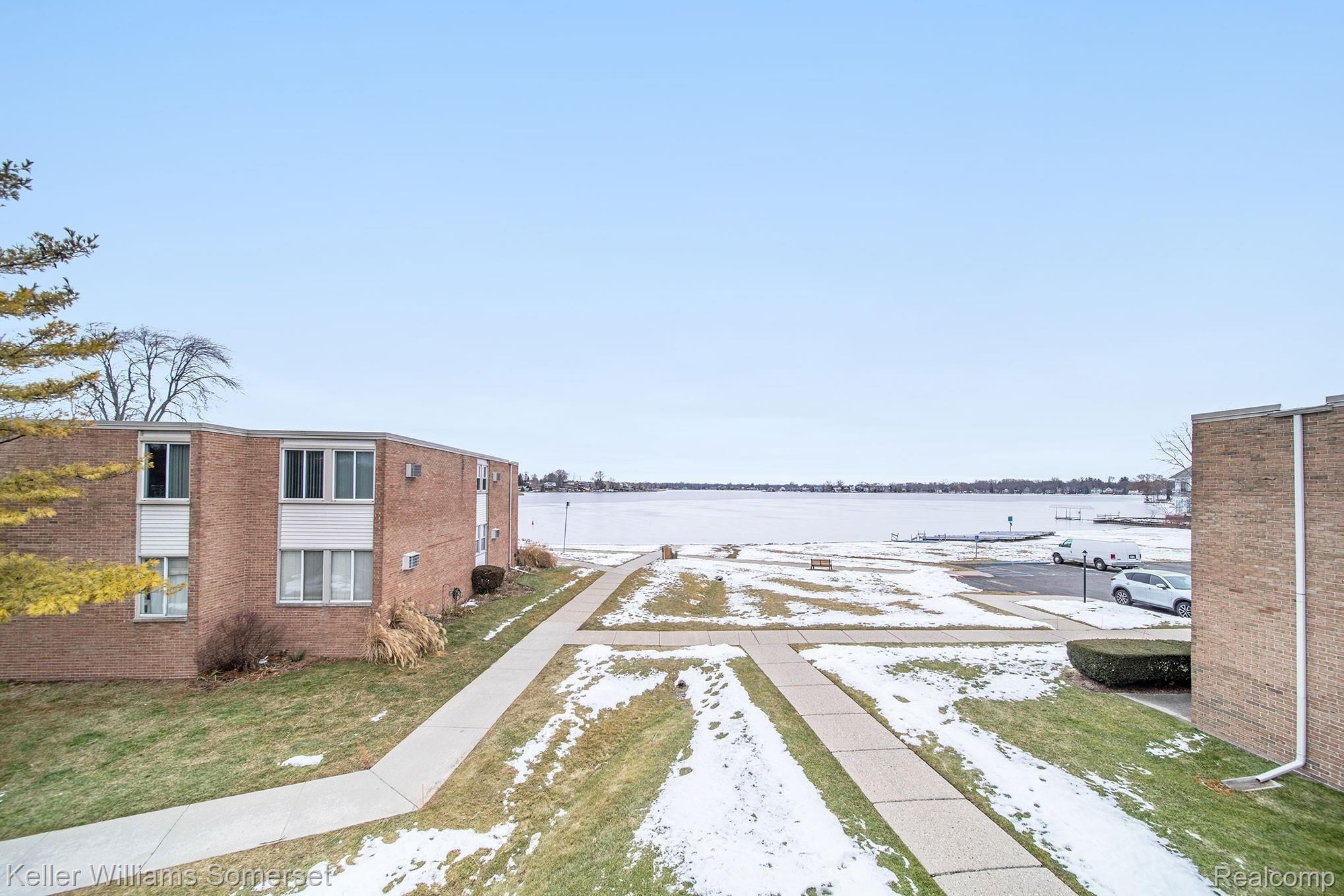 1643 Cass Lake Road Keego Harbor, MI 48320 - Photo 17 of 28 1643-Cass-Lake_28.jpg