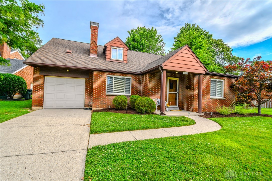 917 Devonshire Road Dayton, OH 45419 - Photo 1 of 32