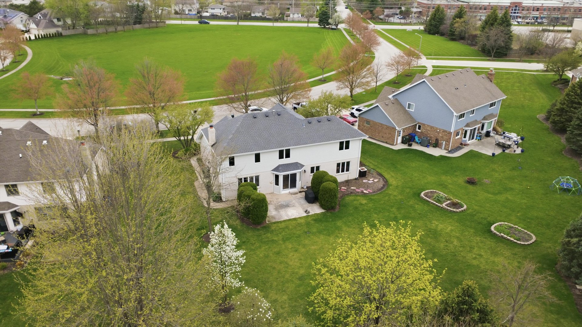 572 Bishops Gate New Lenox, IL 60451 - Photo 11 of 37 an aerial view of a house with a garden