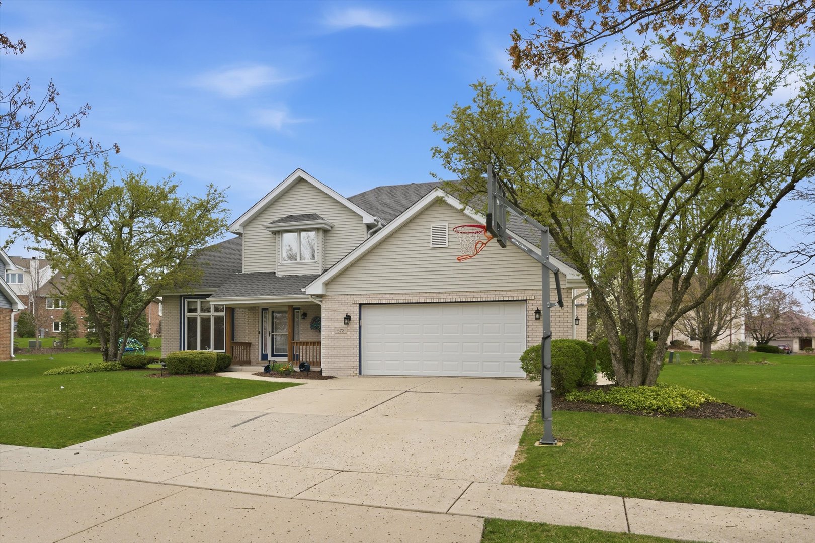 572 Bishops Gate New Lenox, IL 60451 - Photo 2 of 37 front view of a house with a yard