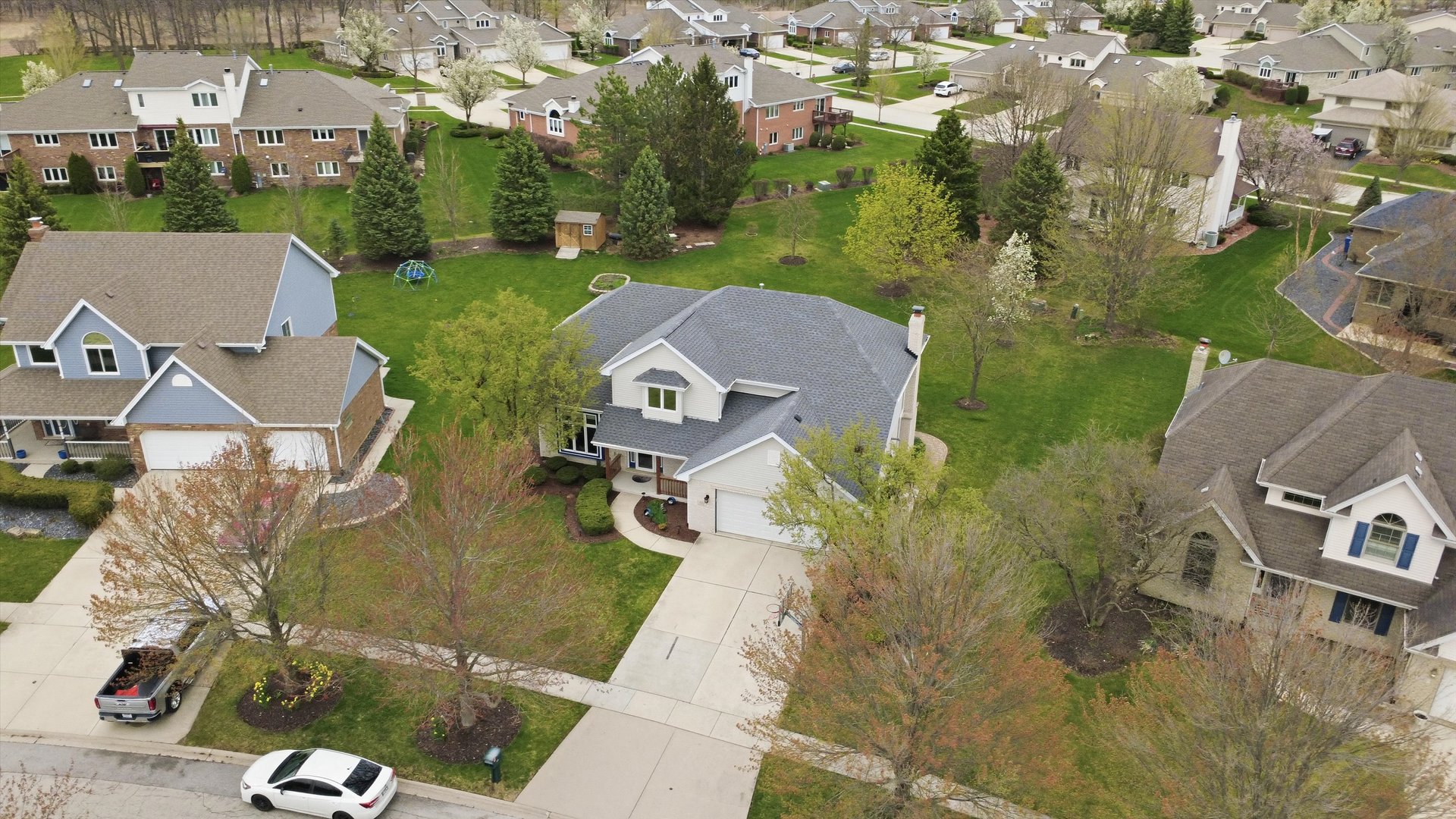 572 Bishops Gate New Lenox, IL 60451 - Photo 9 of 37 an aerial view of a house with garden space and street view
