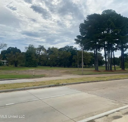 $60,000 | 2875 Medgar Evers Boulevard, Jackson, MS 39213
