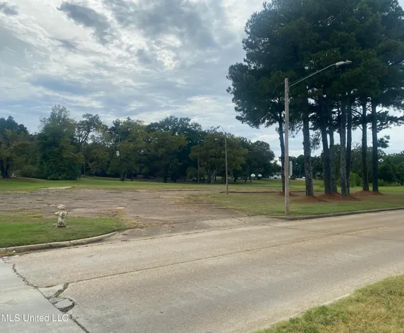 $60,000 | 2875 Medgar Evers Boulevard, Jackson, MS 39213