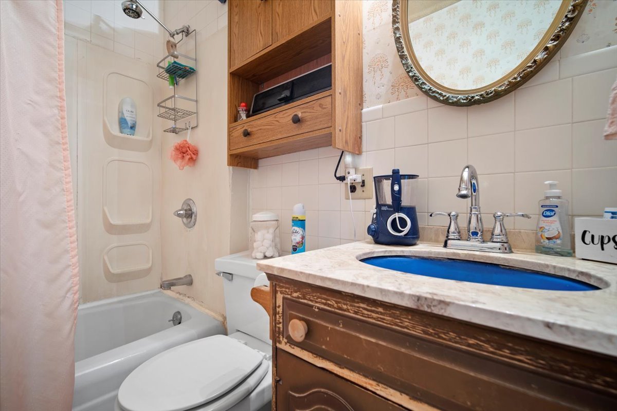 219 West Bennett Street Pontiac, IL 61764 - Photo 14 of 29